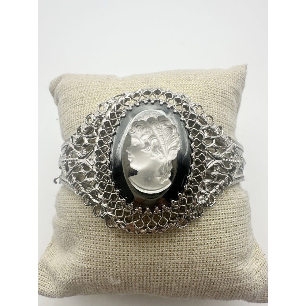 Vintage Whiting and Davis Embossed Cameo Black Silver tone Hinged Bracelet 7.5”